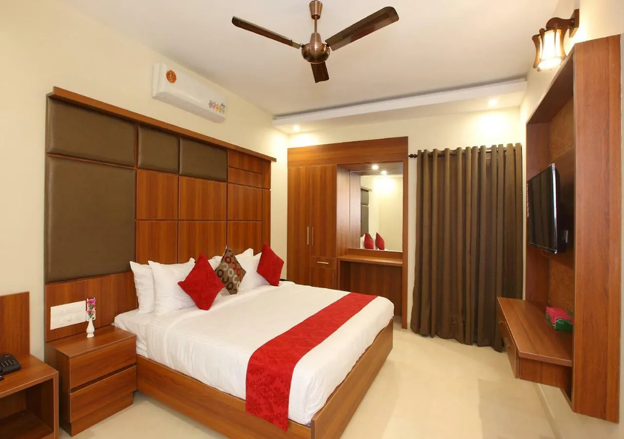 فندق لايمار سويتس Kochi 4*,  الهند